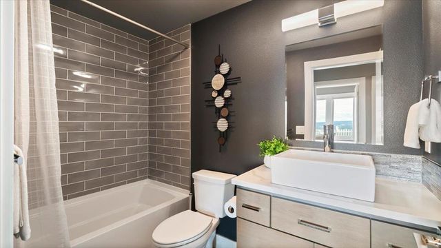 8603 N Upper Mayes Ln, Spokane, WA 99208