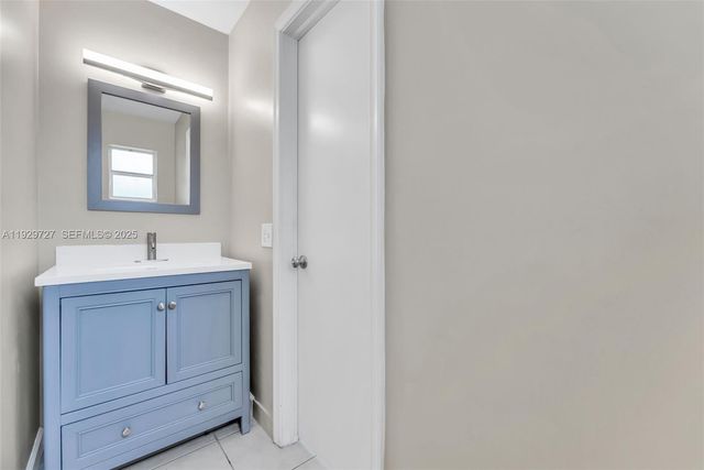 2945 NW 68th St, Fort Lauderdale, FL 33309