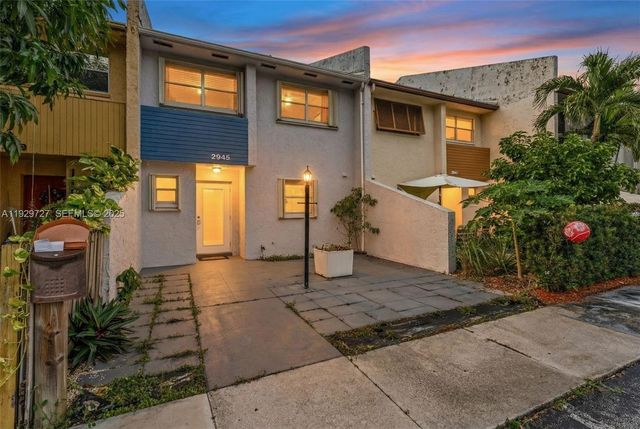 2945 NW 68th St, Fort Lauderdale, FL 33309