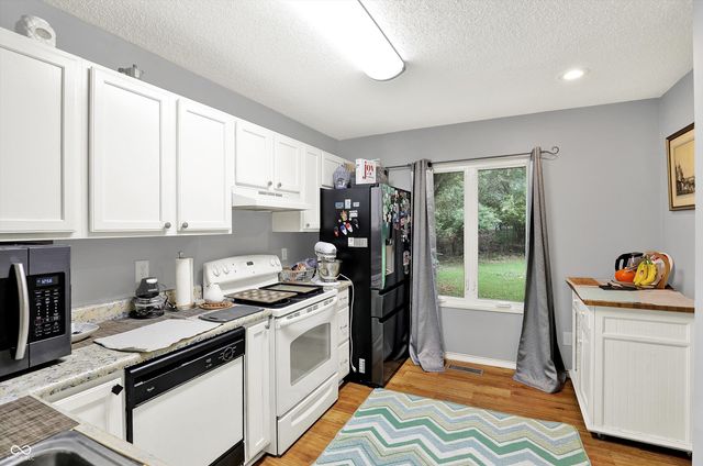 2210 S Laurelwood Circle, Bloomington, IN 47401