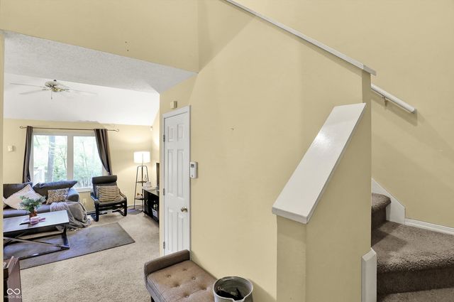 2210 S Laurelwood Circle, Bloomington, IN 47401