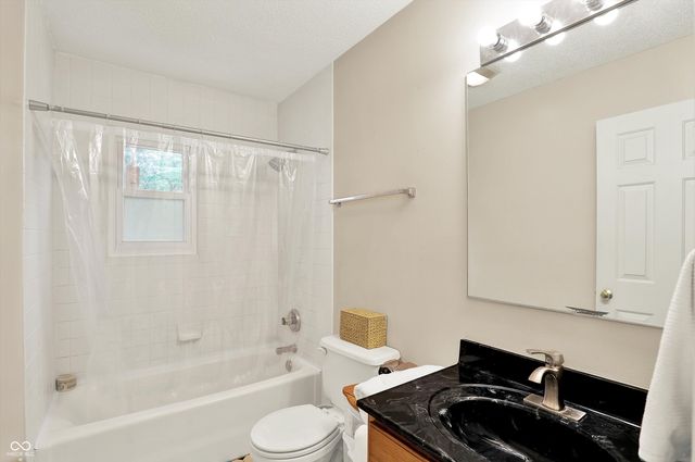 2210 S Laurelwood Circle, Bloomington, IN 47401