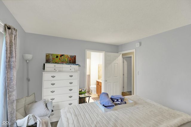 2210 S Laurelwood Circle, Bloomington, IN 47401