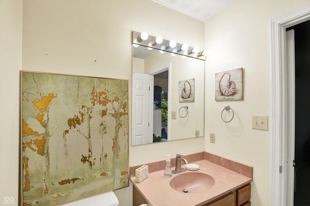 2210 S Laurelwood Circle, Bloomington, IN 47401