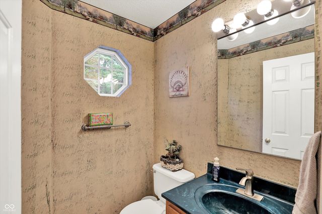 2210 S Laurelwood Circle, Bloomington, IN 47401