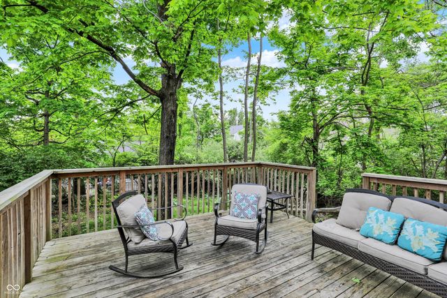 2210 S Laurelwood Circle, Bloomington, IN 47401