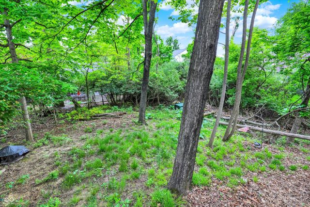 2210 S Laurelwood Circle, Bloomington, IN 47401