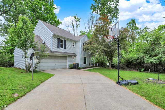 2210 S Laurelwood Circle, Bloomington, IN 47401