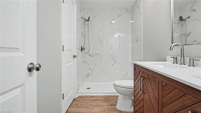 2210 Dulaire Road, Greensboro, NC 27407