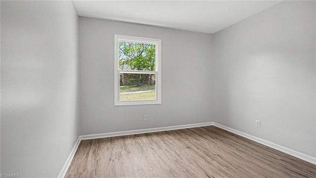 2210 Dulaire Road, Greensboro, NC 27407