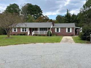 1236 Willowbrook DR, Suffolk, VA 23434