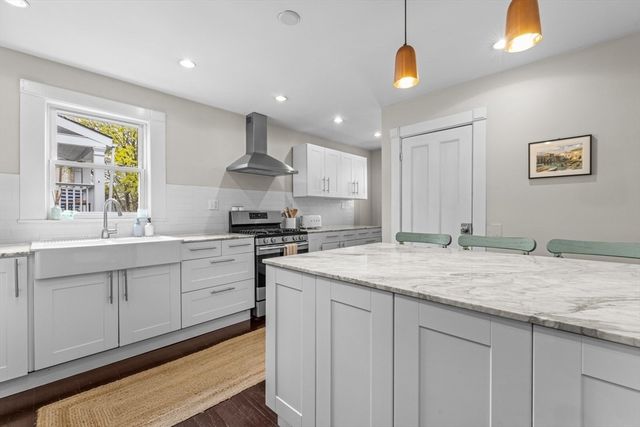 37 Moseley 2, Boston, MA 02125