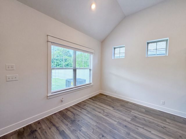 5815 Shoreline Dr, Rockvale, TN 37153