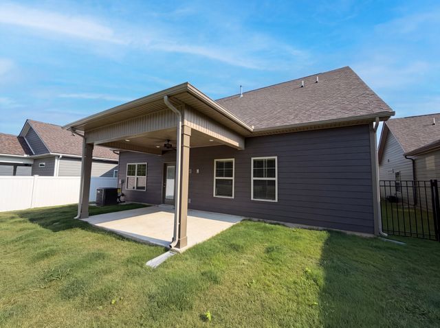 5815 Shoreline Dr, Rockvale, TN 37153