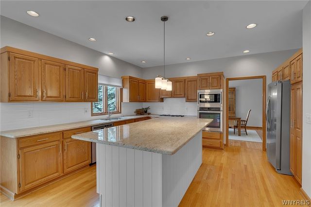 9530 Cobblestone Dr, Clarence, NY 14031
