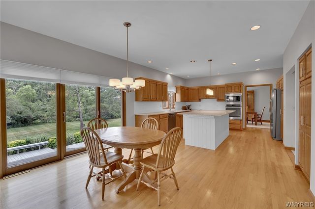 9530 Cobblestone Dr, Clarence, NY 14031