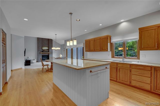 9530 Cobblestone Dr, Clarence, NY 14031