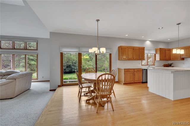 9530 Cobblestone Dr, Clarence, NY 14031