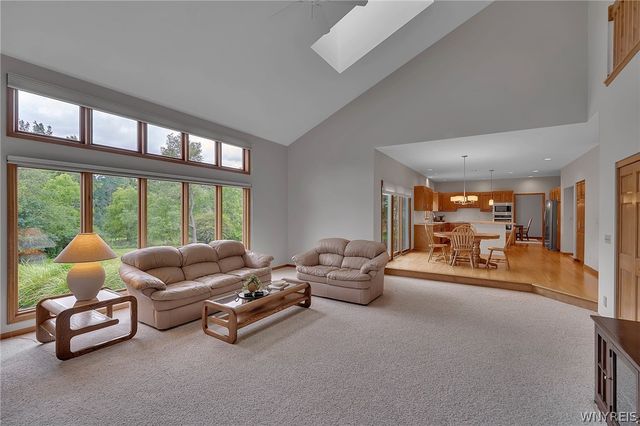 9530 Cobblestone Dr, Clarence, NY 14031