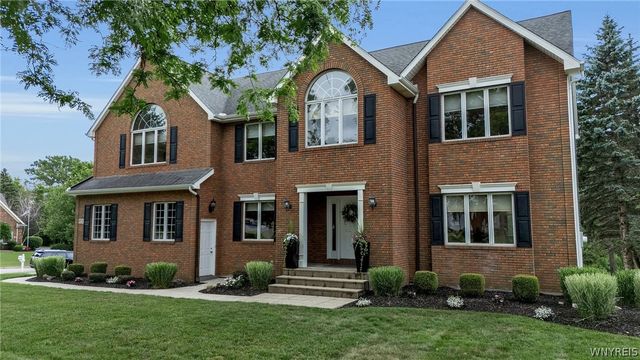 9530 Cobblestone Dr, Clarence, NY 14031