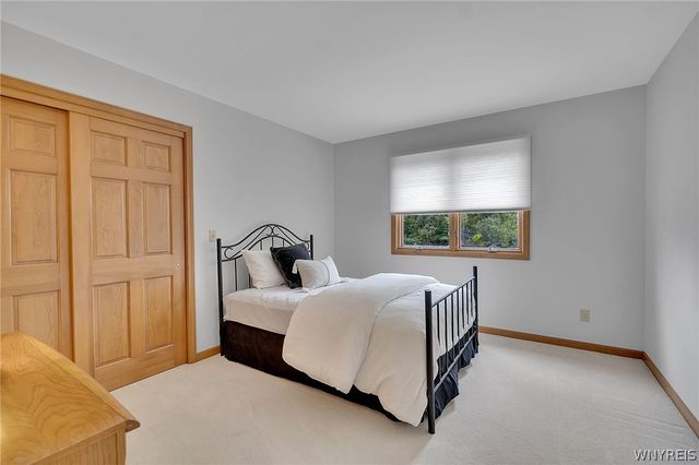 9530 Cobblestone Dr, Clarence, NY 14031