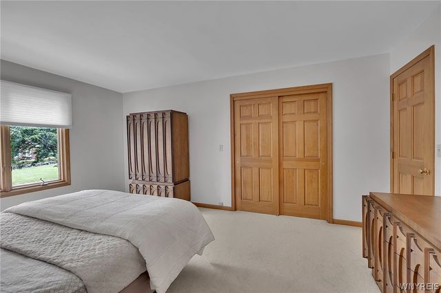 9530 Cobblestone Dr, Clarence, NY 14031