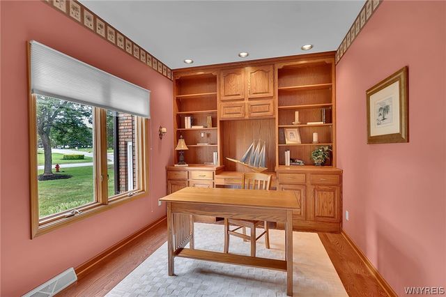 9530 Cobblestone Dr, Clarence, NY 14031