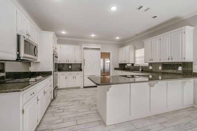 7715 Tarrytown Avenue, Amarillo, TX 79121