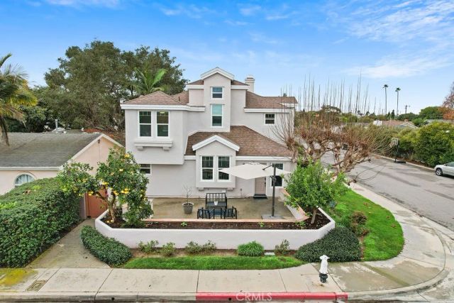 1938 Westminster, Costa Mesa, CA 92627