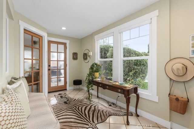 1938 Westminster, Costa Mesa, CA 92627