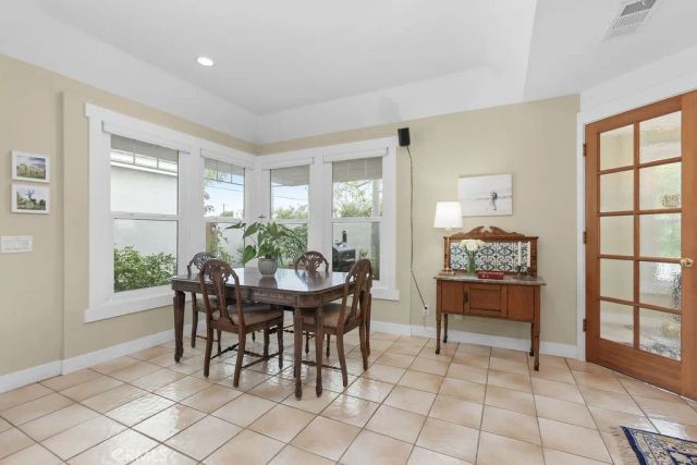 1938 Westminster, Costa Mesa, CA 92627