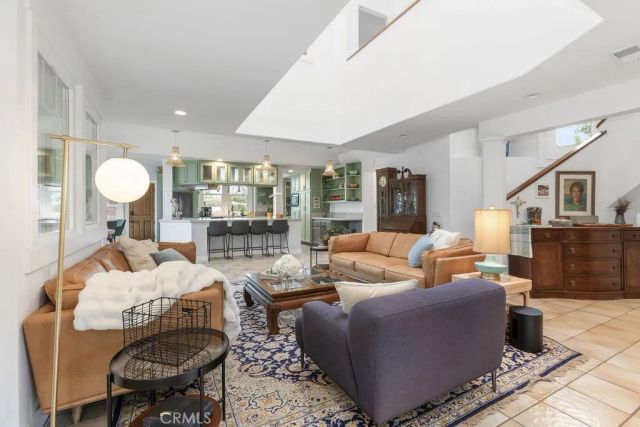 1938 Westminster, Costa Mesa, CA 92627