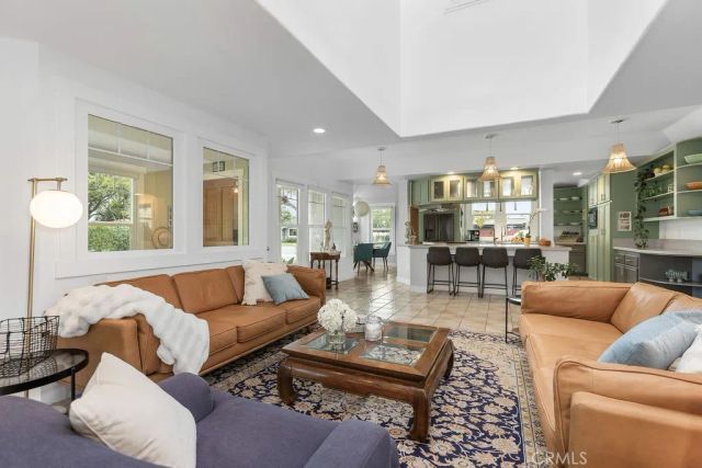 1938 Westminster, Costa Mesa, CA 92627