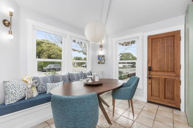 1938 Westminster, Costa Mesa, CA 92627