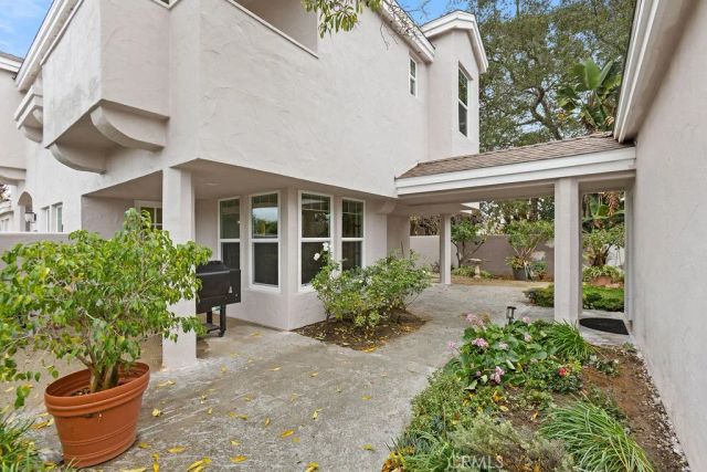 1938 Westminster, Costa Mesa, CA 92627