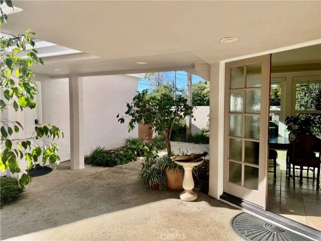 1938 Westminster, Costa Mesa, CA 92627