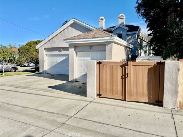 1938 Westminster, Costa Mesa, CA 92627