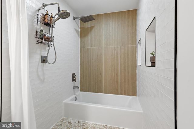 3127 PARK DR SE, Washington, DC 20020