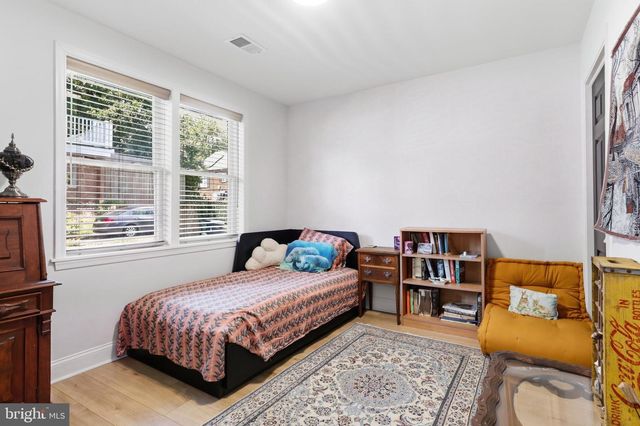 3127 PARK DR SE, Washington, DC 20020