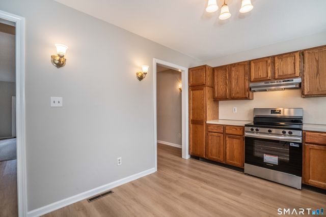 14 Brinley Way 14, Newington, CT 06111