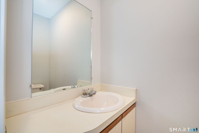 14 Brinley Way 14, Newington, CT 06111