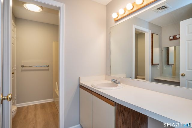 14 Brinley Way 14, Newington, CT 06111