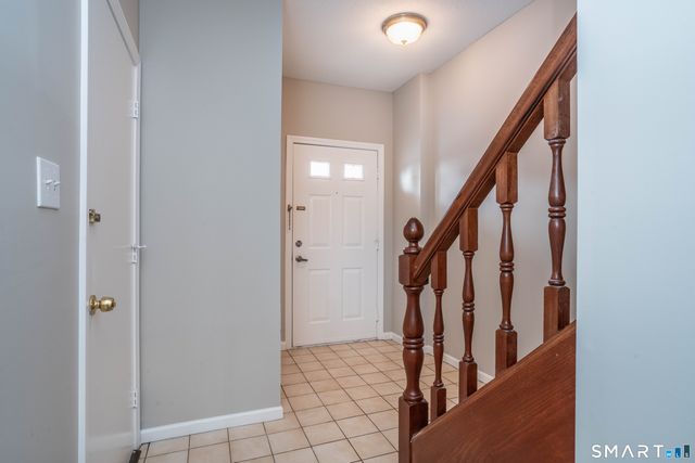 14 Brinley Way 14, Newington, CT 06111