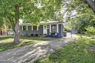 5405 Thunder Ct, Louisville, KY 40272