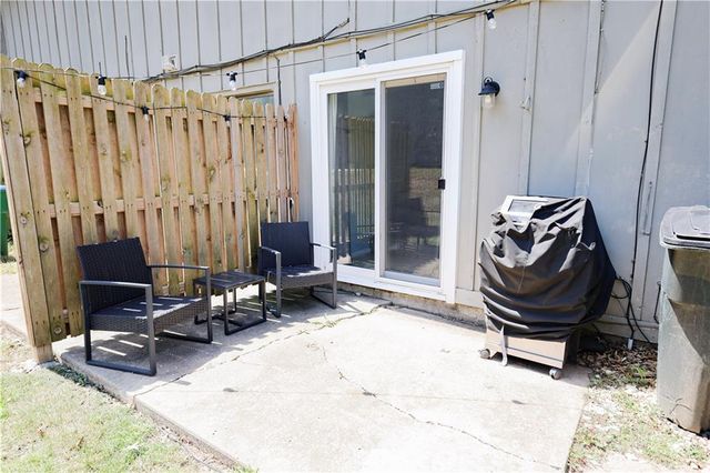 107 NE Greystone Drive, Lee's Summit, MO 64086