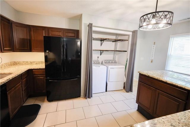 107 NE Greystone Drive, Lee's Summit, MO 64086