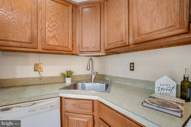 13 DRUMCASTLE CT, Germantown, MD 20876