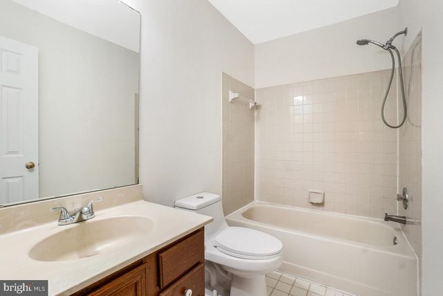 13 DRUMCASTLE CT, Germantown, MD 20876