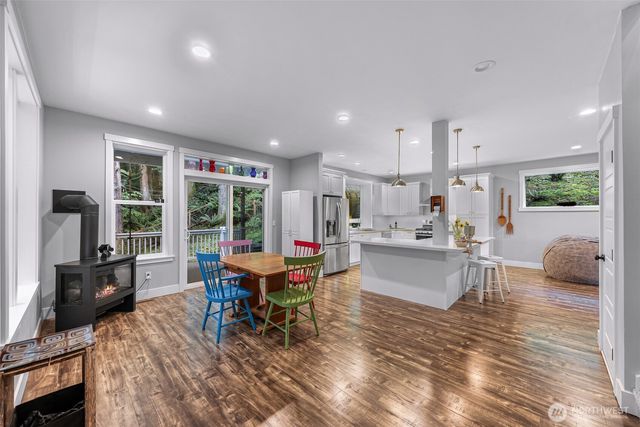 32 Hillside Place, Bellingham, WA 98229