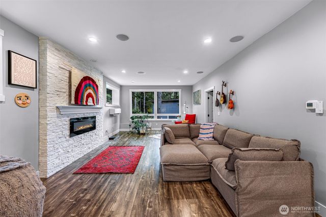 32 Hillside Place, Bellingham, WA 98229